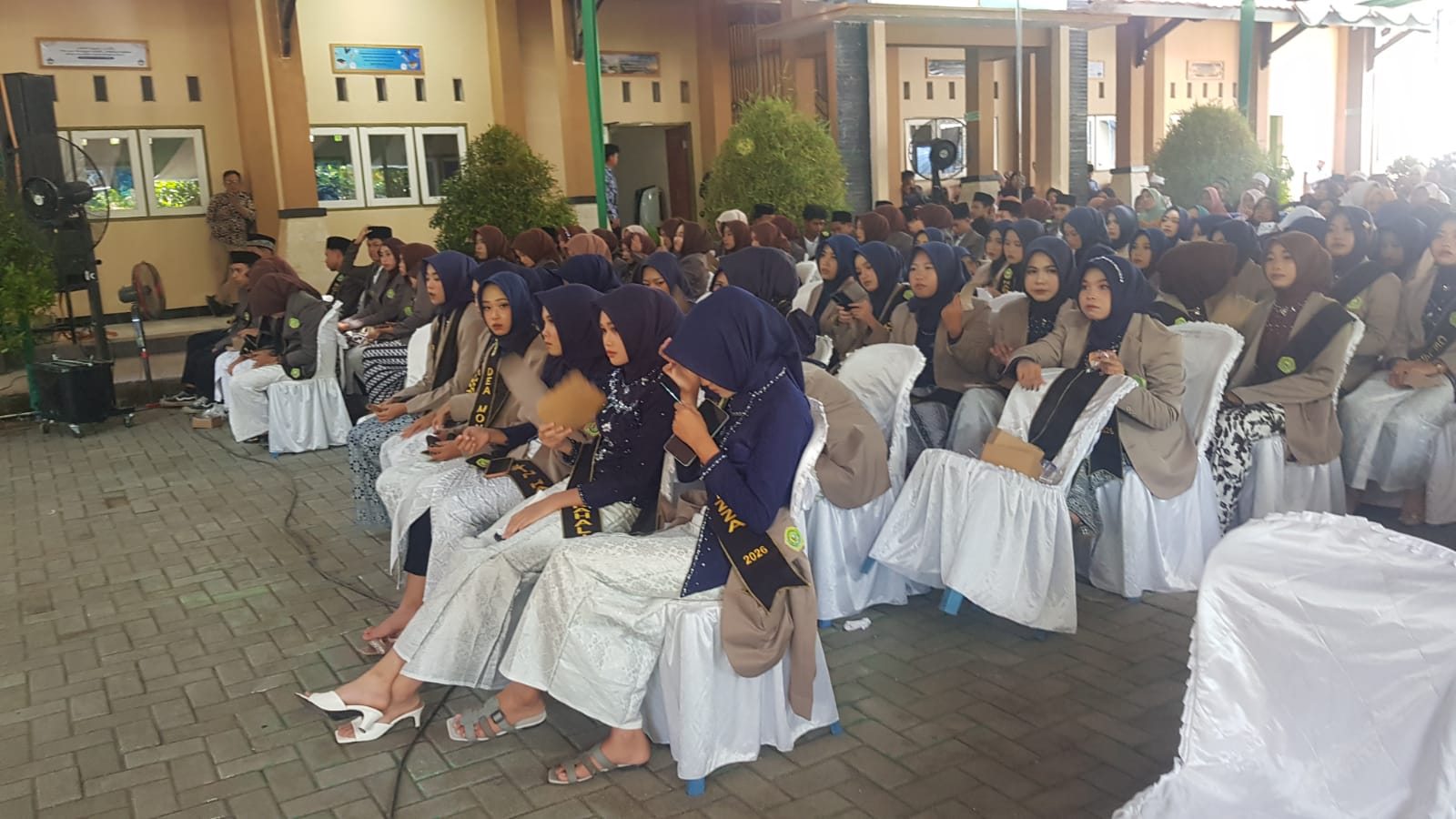 136 Santri Ponpes As-Sa’idiyah NWDI Tempos Diwisuda, Wabup UNA Dorong Lanjutkan Pendidikan whatsapp image 2026 06 04 at 19.33.53