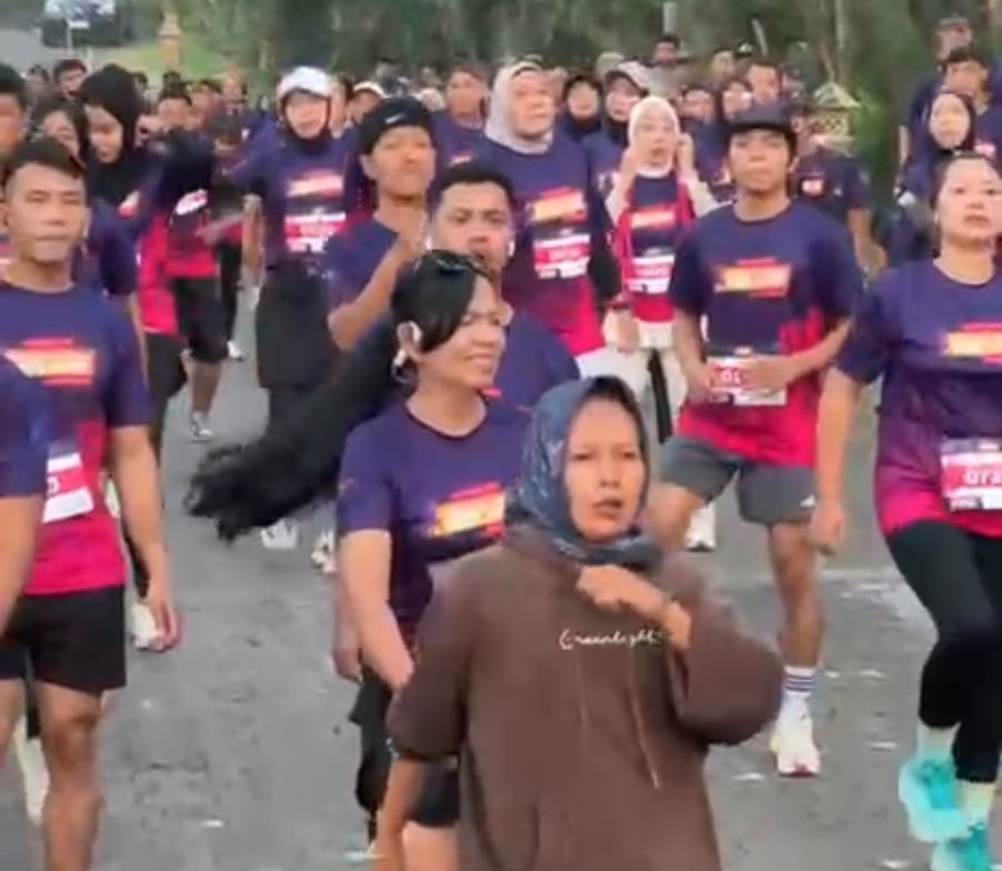 Mengusung Tema “Senggigi Level Up”, Senggigi Lombok Fun Run 2026 Berlangsung Meriah whatsapp image 2026 06 21 at 12.44.47 (1)